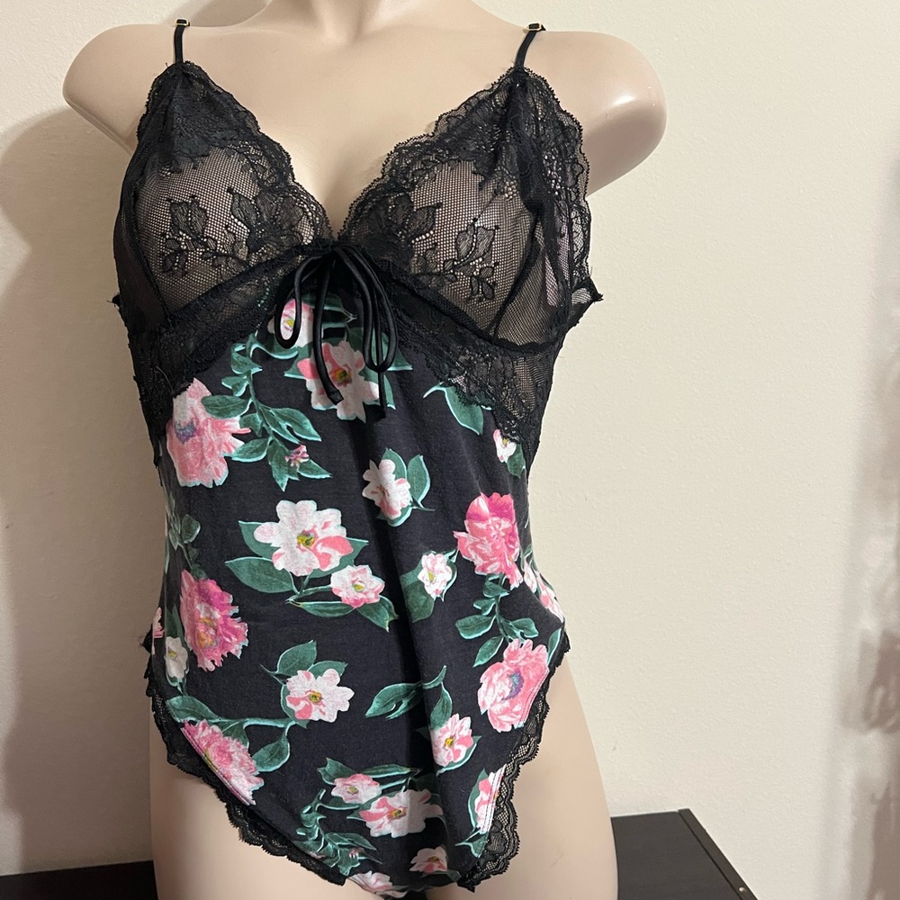 Victoria Secret Tropical Floral Bodysuit-Lace Romper Size XL NWT